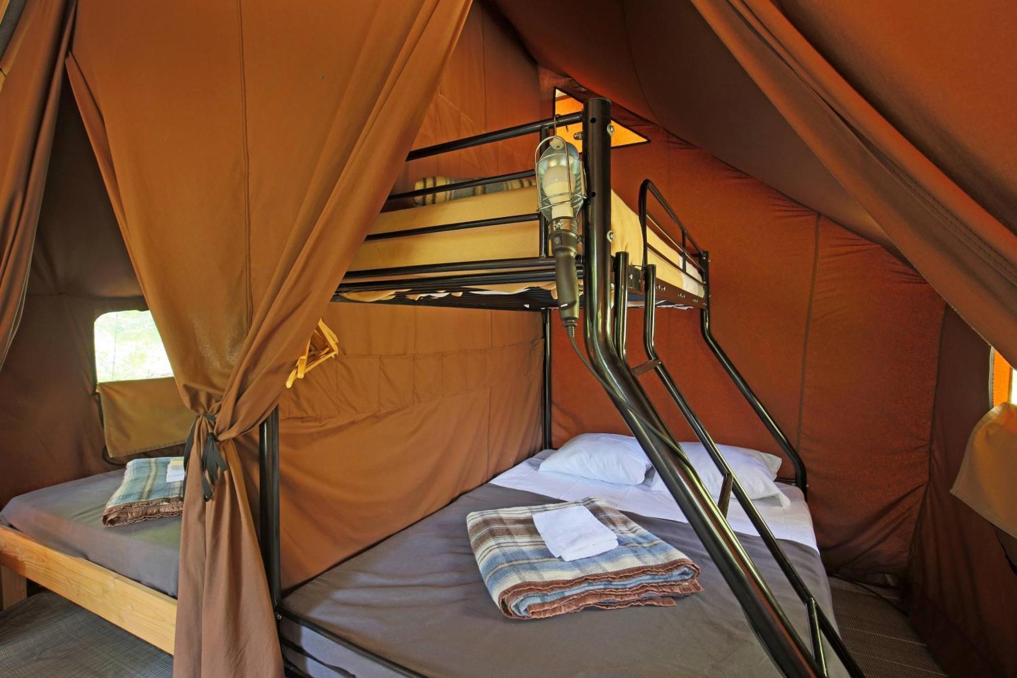 Huttopia De L'uby - Gers Camping